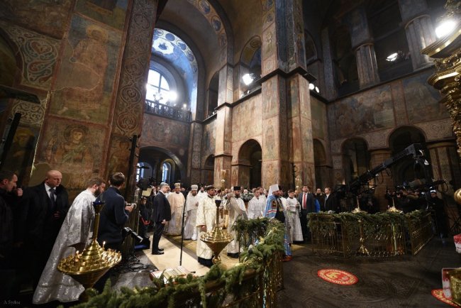«Все це якесь диво»: священик з Волині опублікував фото з богослужіння у Софії Київській
