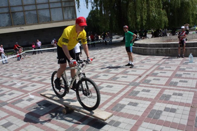 У Луцьку з двору вкрали два велосипеди. ФОТО