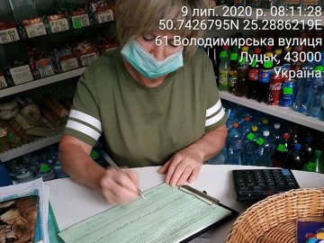 В одному з магазинів Луцька продавали алкоголь у заборонений час. ФОТО