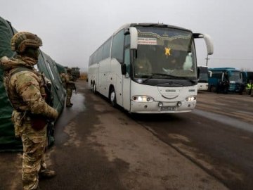 У Миколаєві, готуючись до штурму росіян, замовили 50 автобусів для полонених