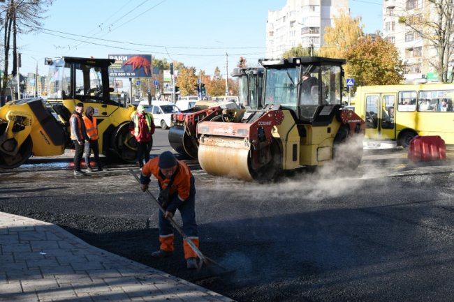 У Луцьку ремонтують проспект Соборності: скільки триватимуть роботи. ФОТО