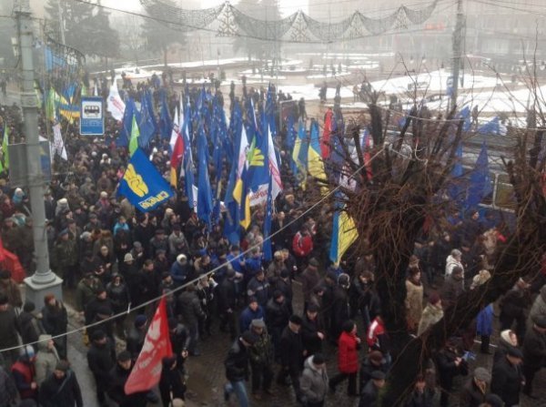 Мітинг у Вінниці: на вулиці вийшло понад  2 тисячі людей. ФОТО