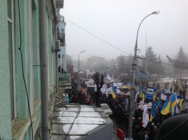 Мітинг у Вінниці: на вулиці вийшло понад  2 тисячі людей. ФОТО