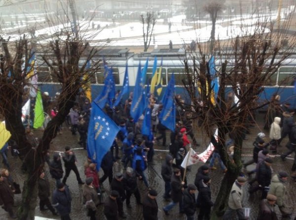 Мітинг у Вінниці: на вулиці вийшло понад  2 тисячі людей. ФОТО