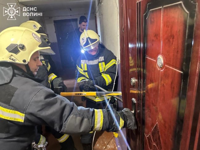 На Волині у квартирі зачинилася однорічна дитина