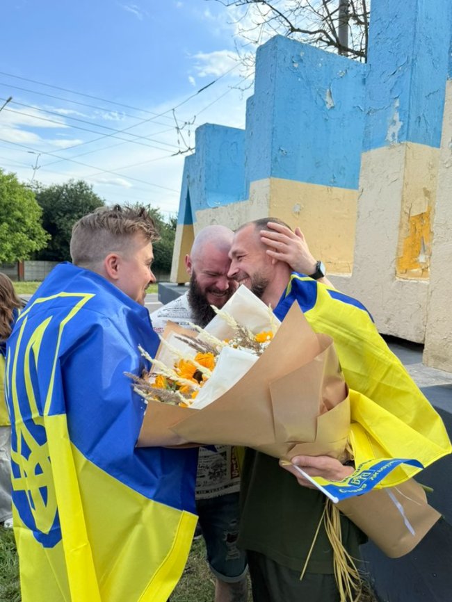 Провів у неволі майже рік: у Луцьку зустріли звільненого з полону Бориса Василенка