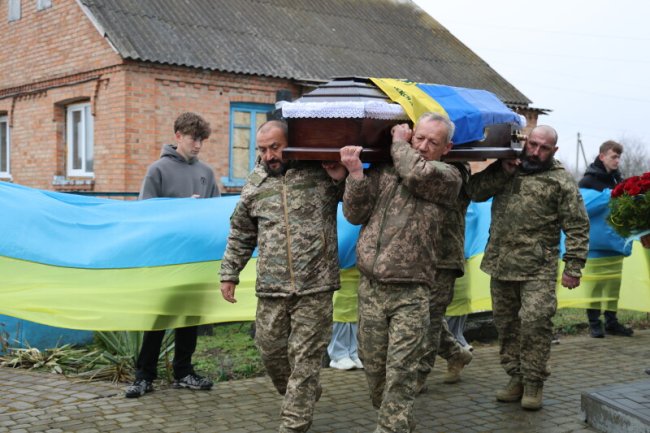 Скорботний день: у Луцькій громаді віддали шану полеглому воїну Івану Матвіюку