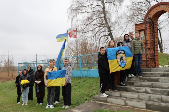 Скорботний день: у Луцькій громаді віддали шану полеглому воїну Івану Матвіюку