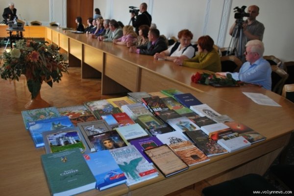 На Волині назвали кращих  «книгоробів»