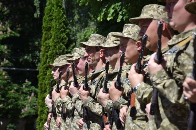 У Луцьку прикордонники-новобранці склали військову присягу. ФОТО