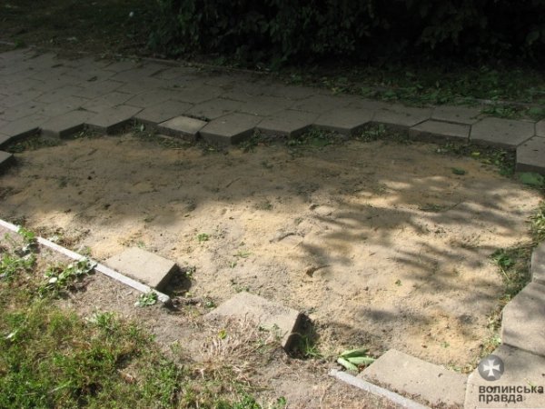 У Луцьку покрали бруківку в Старому місті