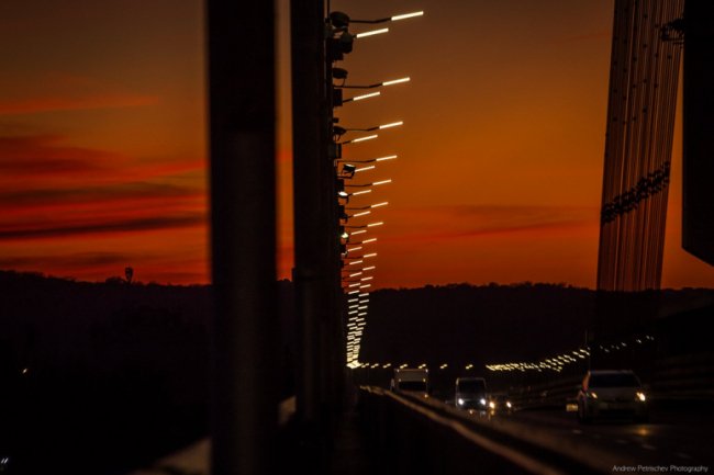 Молодий луцький фотограф поділився вражаючими світлинами вечірньої столиці 