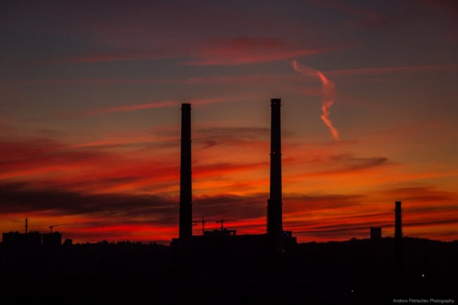 Молодий луцький фотограф поділився вражаючими світлинами вечірньої столиці 