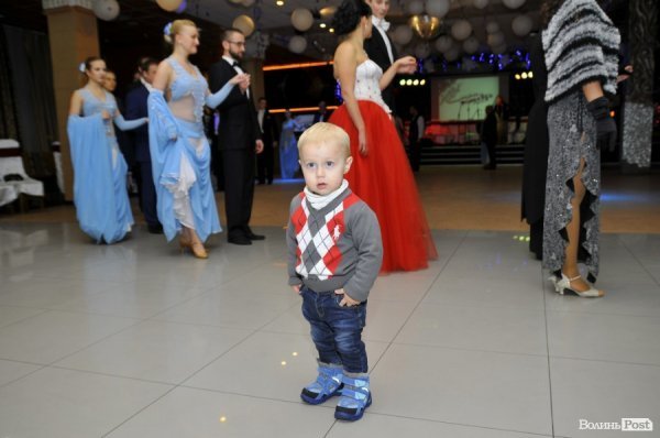 Фото різдвяного балу в Луцьку