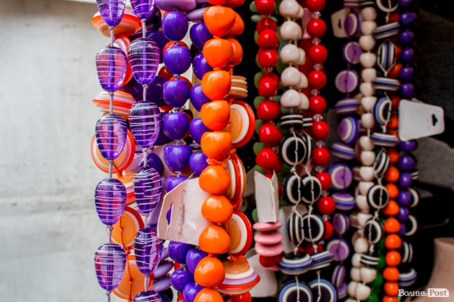 Від білизни до шикарних шуб: у Луцьку – Харківський ярмарок. ФОТО