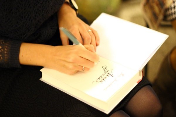 У Луцьку презентувала книгу засновниця Клубу Анонімних Авторів  