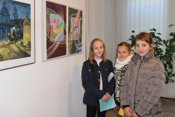 Юні художники показали на картинах неповторну красу Луцька. ФОТО