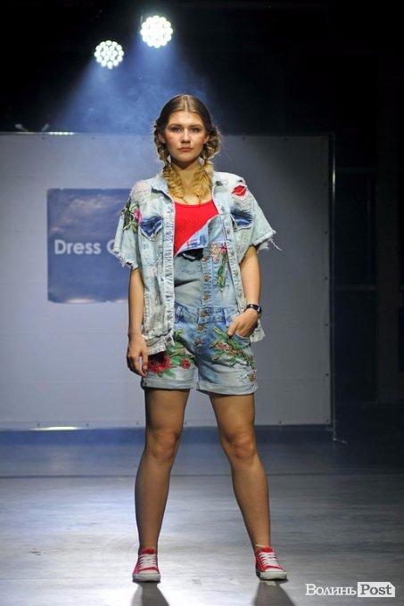 Свято краси і моди: як мийку в Луцьку перетворили на модний подіум