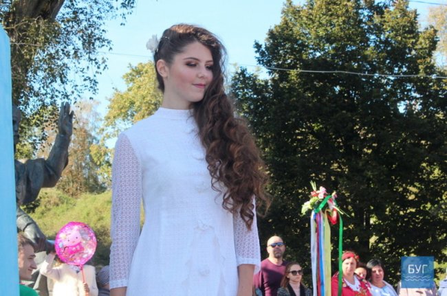 На Волині відбувся показ весільних суконь різних епох. ФОТО