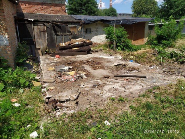 У Луцьку муніципали «зачистили» вулицю від сараїв. ФОТО