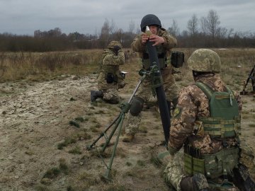 Волинські мінометники-тероборонівці вчаться нищити ворожу бронетехніку. ФОТО 