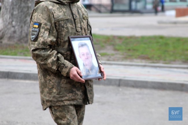 Провели в останню путь загиблого військового волинської бригади. ФОТО