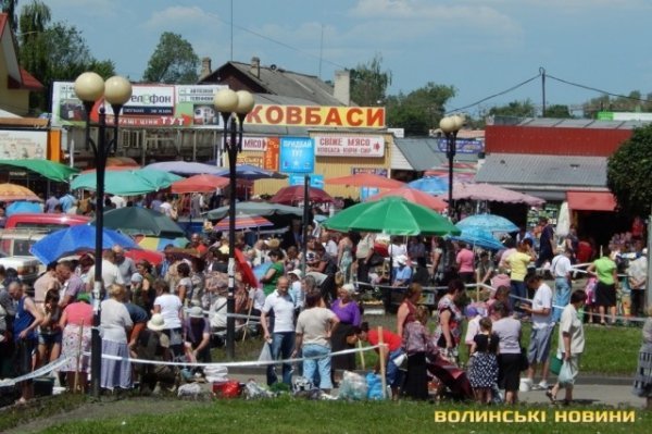 У Ковелі не можуть розібратися, хто має ліквідувати стихійний ринок