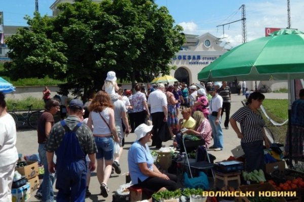 У Ковелі не можуть розібратися, хто має ліквідувати стихійний ринок
