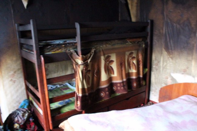 На Рівненщині у пожежі будинку загинули двоє дітей. ФОТО