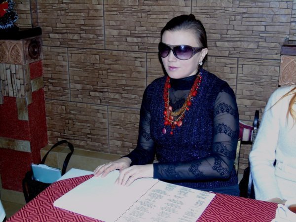 У Луцьку з'явились перше меню і  газета,  надруковані шрифтом Брайля 