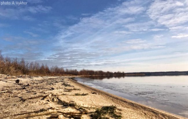 Неймовірні фото заморозків на волинському озері