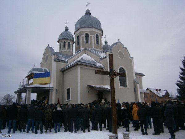 На Львівщині ховають застреленого активіста Майдану