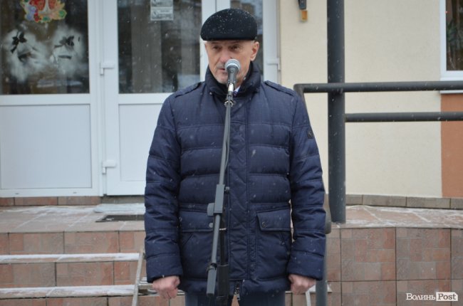 У Луцьку сімейним лікарям вручили ключі від новеньких автівок. ФОТО