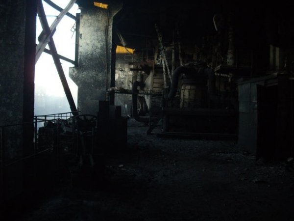 Фото згорілої електростанції