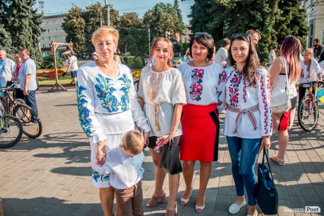 Луцьк у вишиванках. ФОТОРЕПОРТАЖ
