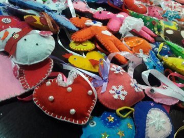 Луцькі депутати купують іграшки заради хворої малечі