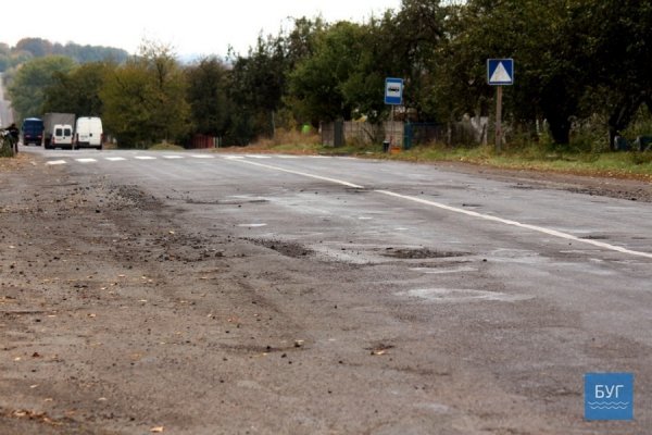 Жахливі дороги Волині не пройшли випробування іграшкою. ФОТО