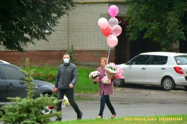 Четверта трійня у «Будинку щастя»: з перинатального центру виписали луцьку модель з донечками. ФОТО