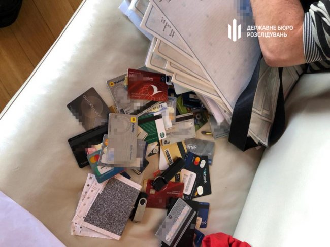 В Одесі колишній слідчий зі спільниками привласнили 10 чужих квартир у новобудовах