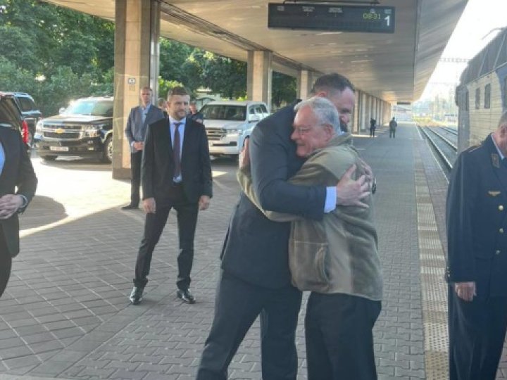 В Україну з візитом прибув Кіт Келлог