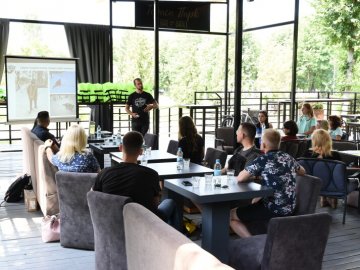 У центральному парку Луцька відкрили школу фрілуфтсліву