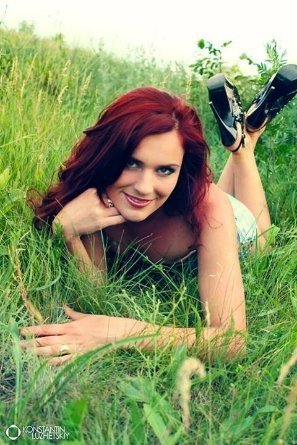 Комсомолка-активістка з Луганська полюбляє публікувати відверті фото