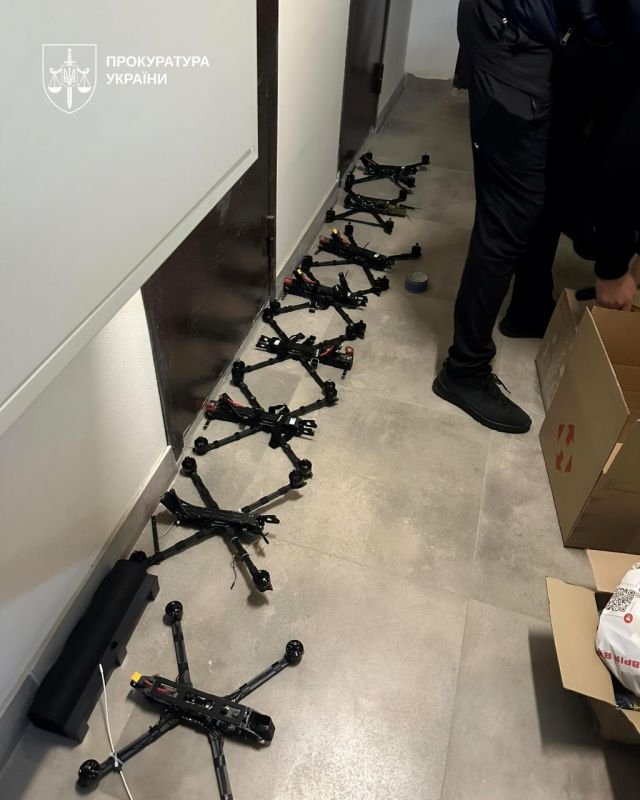 Списували дрони, а потім продавали в інтернеті: викрили схему, до якої причетний командир підрозділу ЗСУ