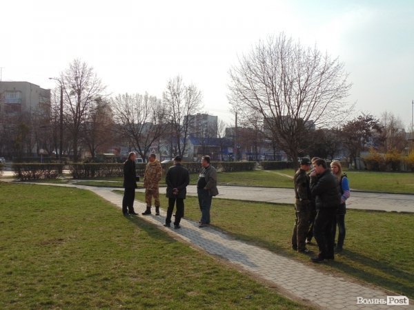 У Луцьку «Самооборона» «взяла в облогу» гральні заклади. ФОТО