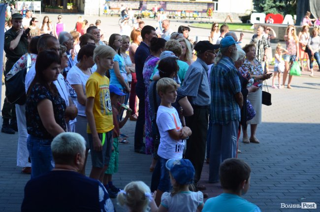 У центрі Луцька грав оркестр Нацгвардії. ФОТО