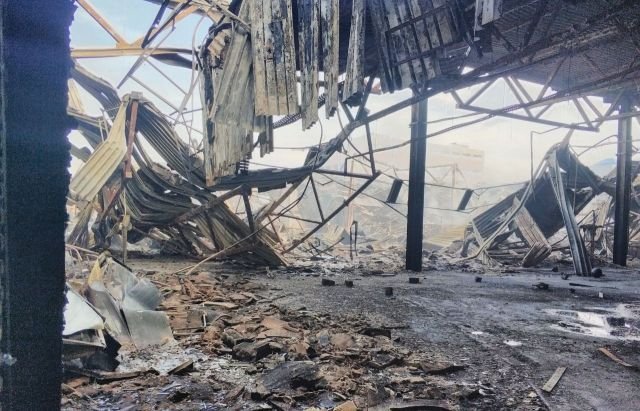 Показали, що залишилося від відділення «Нової пошти» після масштабної пожежі у Мукачеві