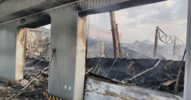 Показали, що залишилося від відділення «Нової пошти» після масштабної пожежі у Мукачеві