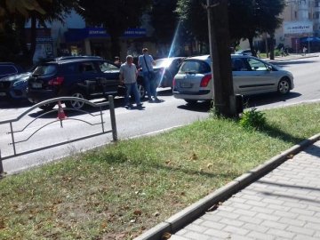 У Луцьку не розминулися два легковики