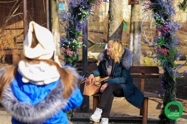 Квіти, усмішки і діти: як минуло 8 березня у Луцькому зоопарку. ФОТО