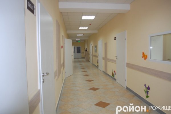 Відкрили після ремонту дитяче відділення лікарні на Волині